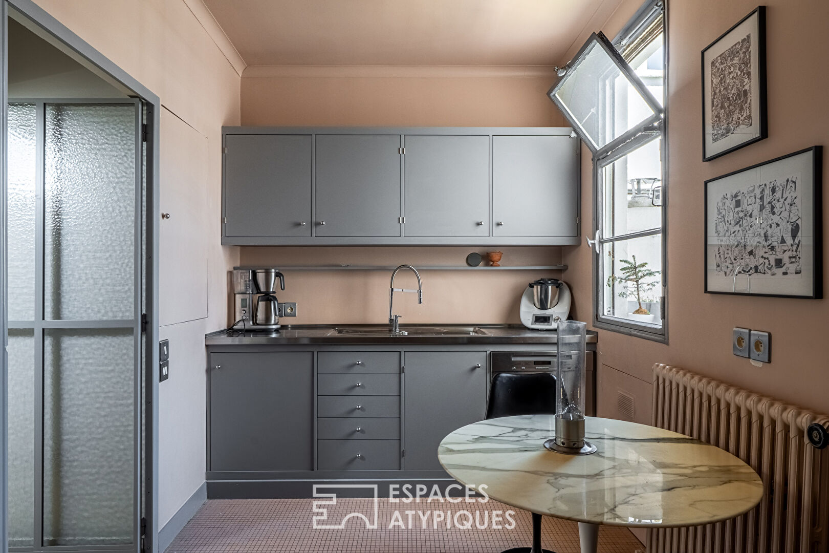 Duplex aux derniers étages avec terrasse vue Tour Eiffel