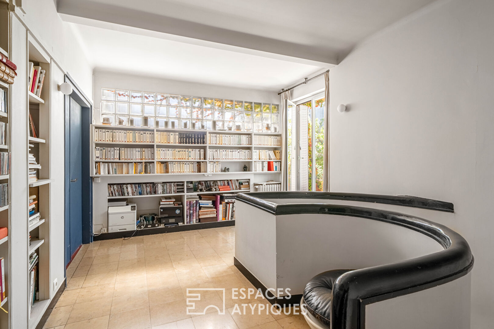 Duplex aux derniers étages avec terrasse vue Tour Eiffel