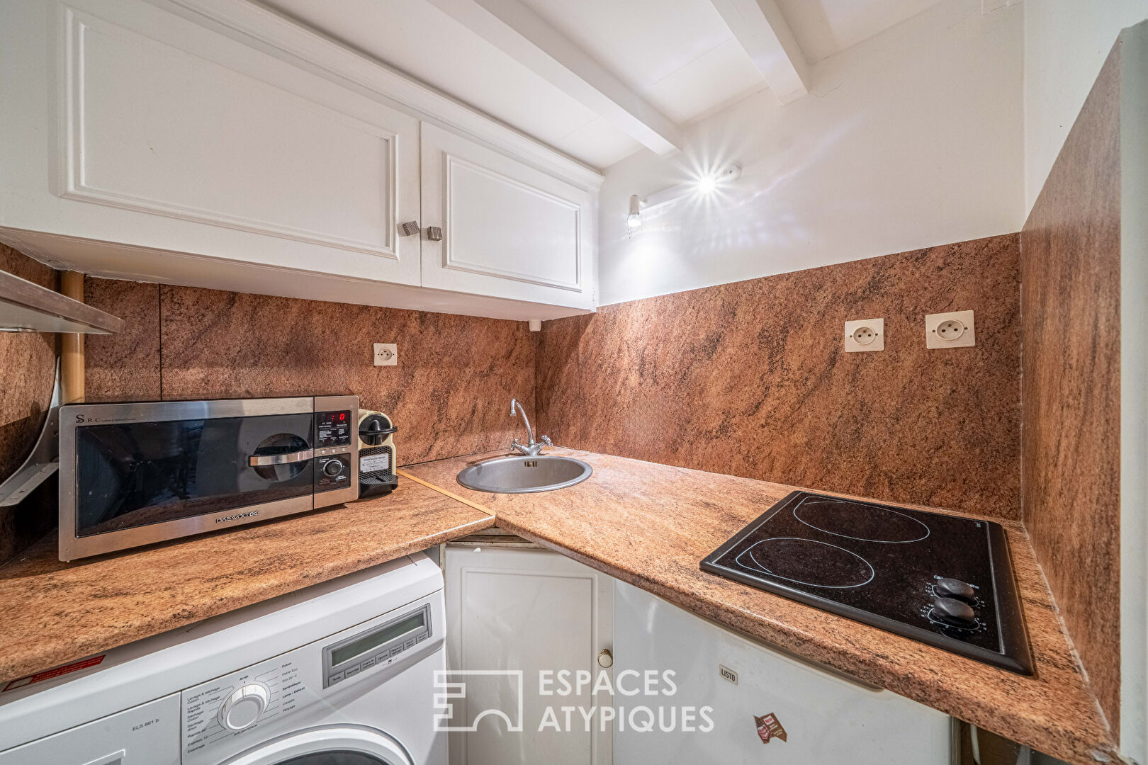 Appartement avec mezzanine sur cour quartier la Monnaie