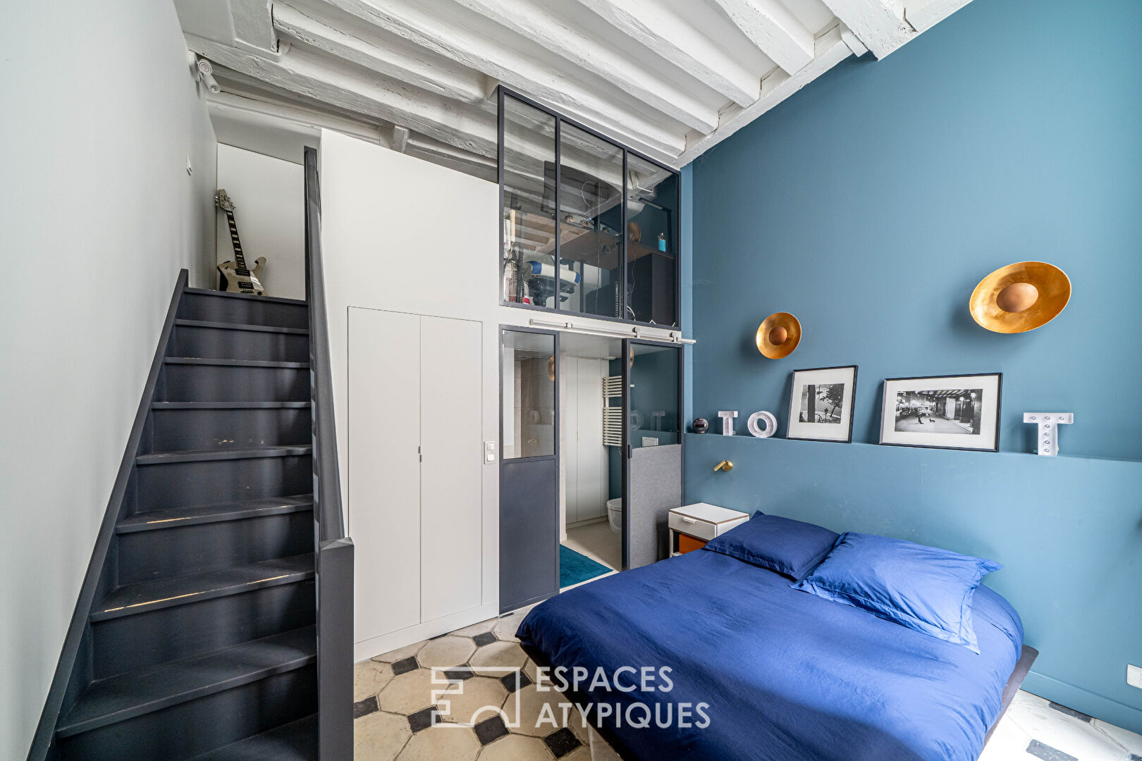 Appartement avec mezzanine sur cour quartier la Monnaie