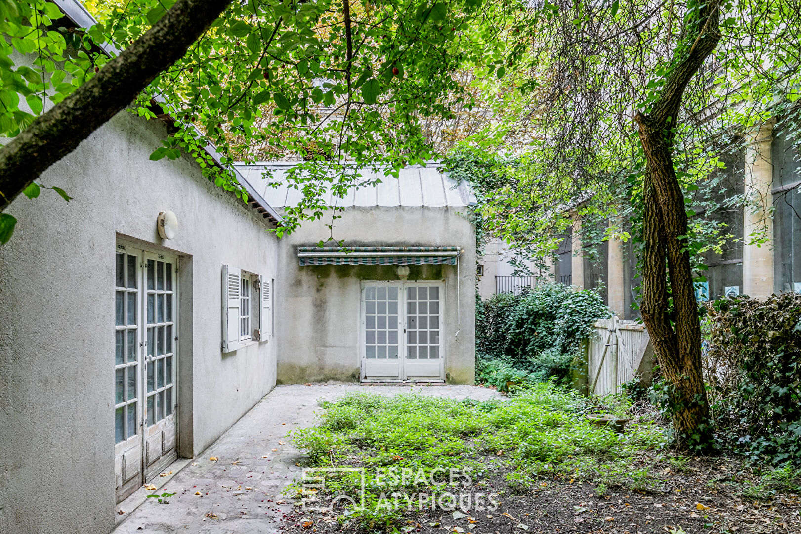 House to renovate with garden, rue des Gobelins