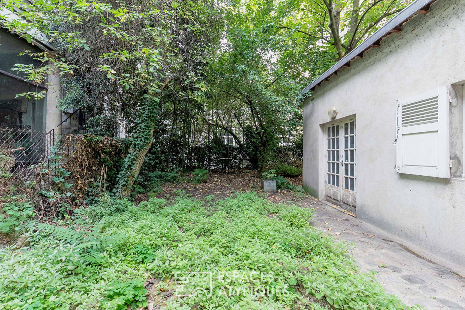 House to renovate with garden, rue des Gobelins
