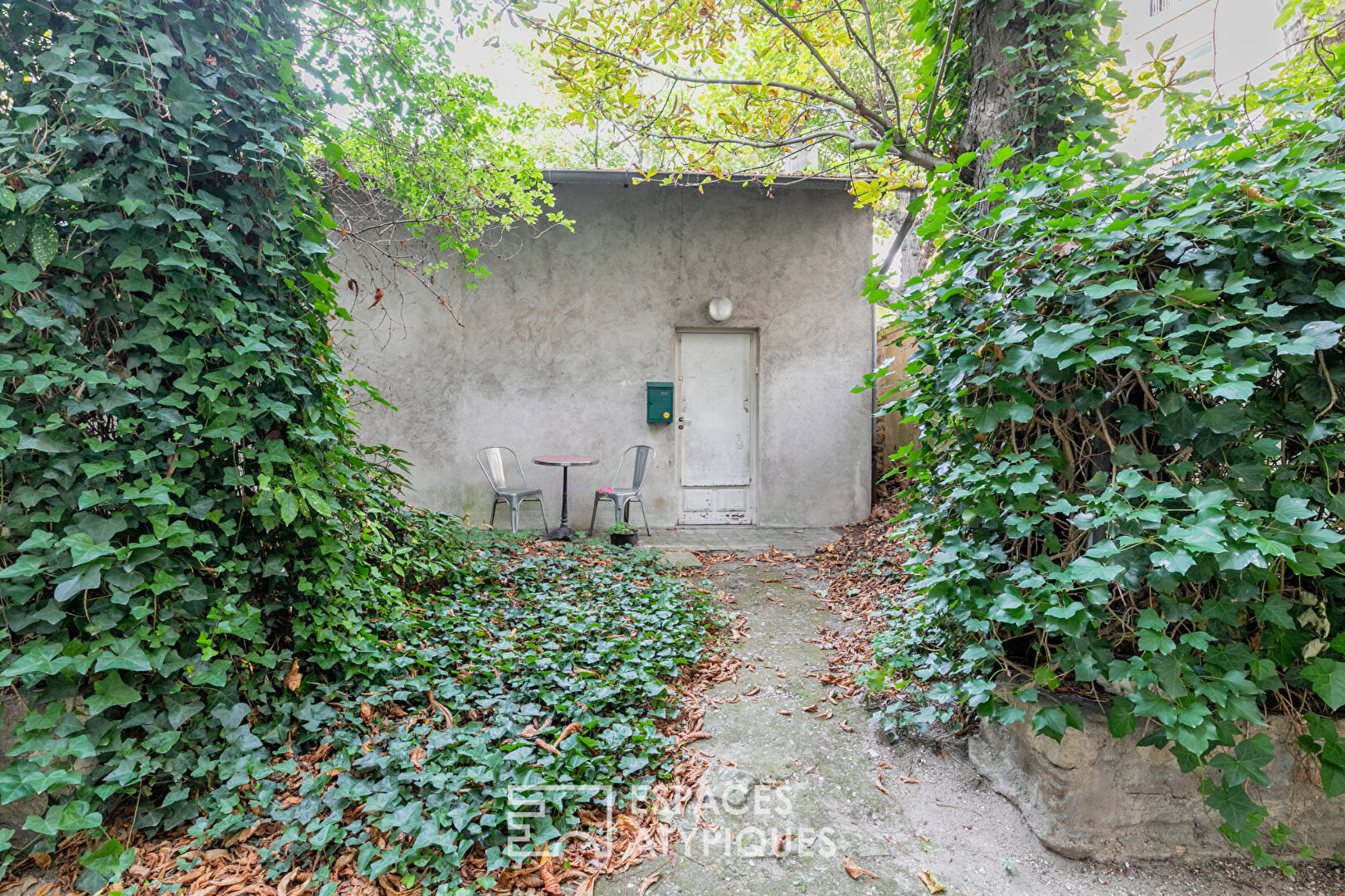 House to renovate with garden, rue des Gobelins
