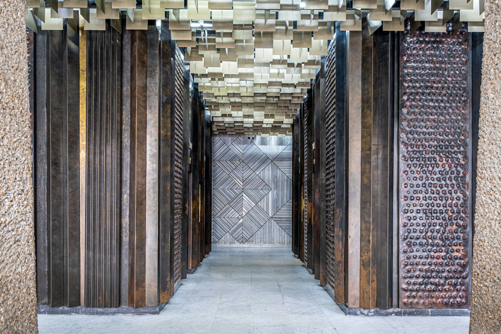 Appartement dans une tour d’architecte avec piscine au dernier étage – quartier Maison Blanche