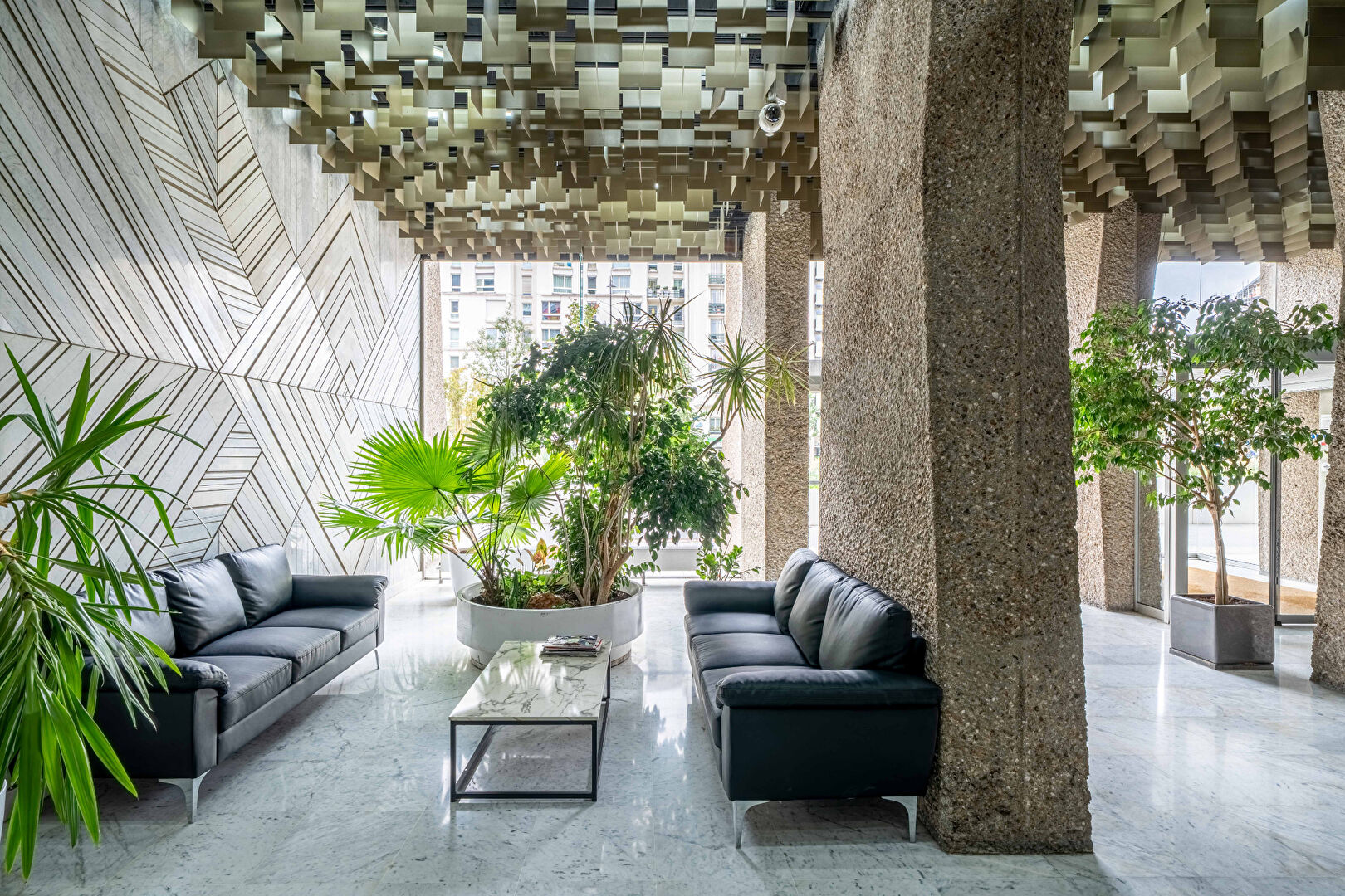 Appartement dans une tour d’architecte avec piscine au dernier étage – quartier Maison Blanche