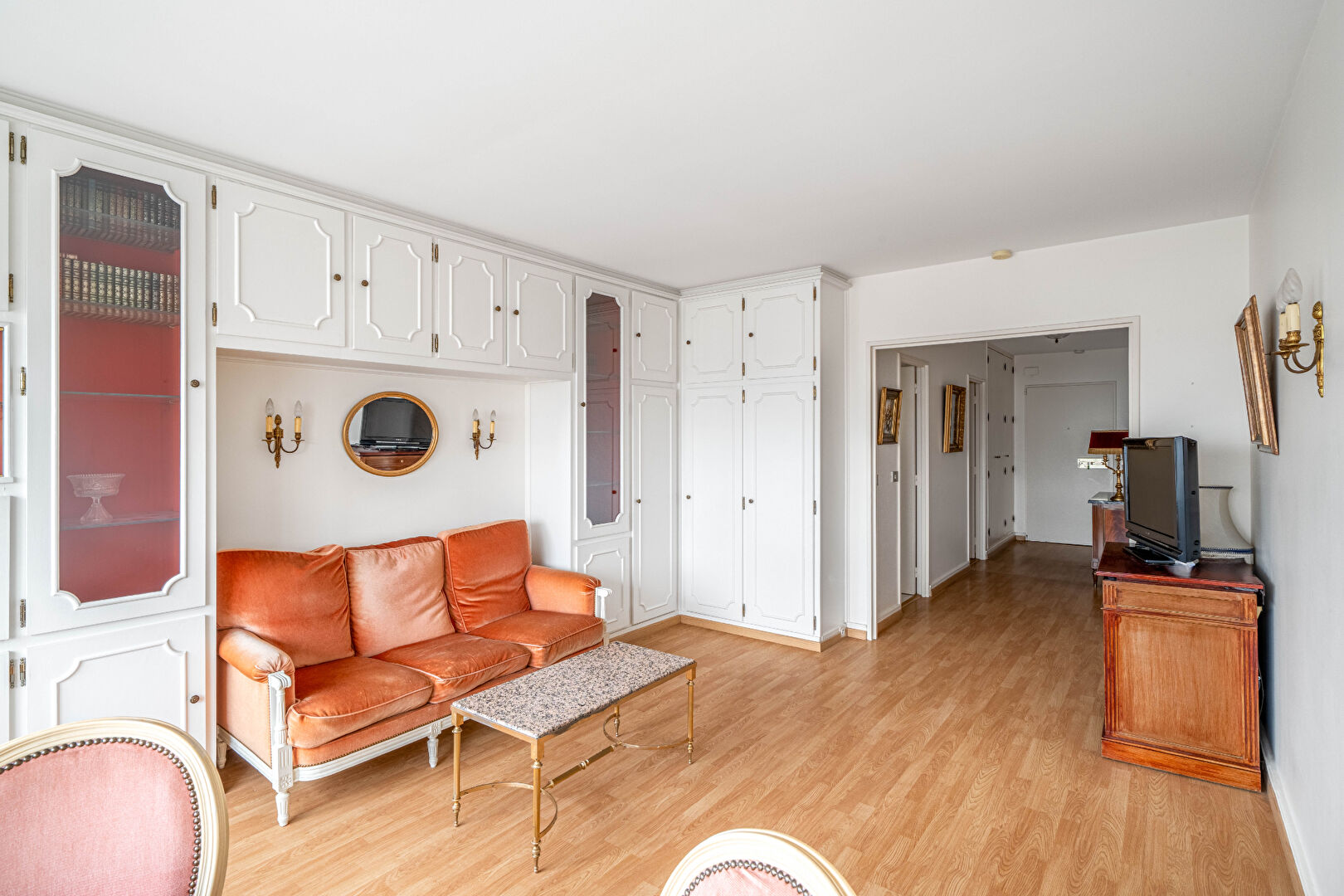 Appartement dans une tour d’architecte avec piscine au dernier étage – quartier Maison Blanche