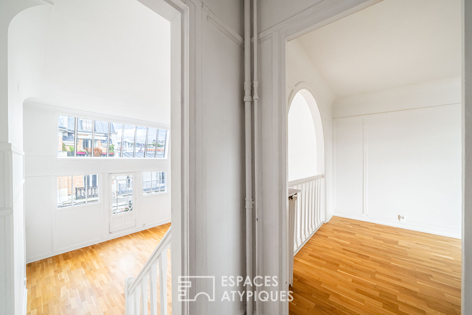 Atelier d’artiste avec balcon, quartier Alesia