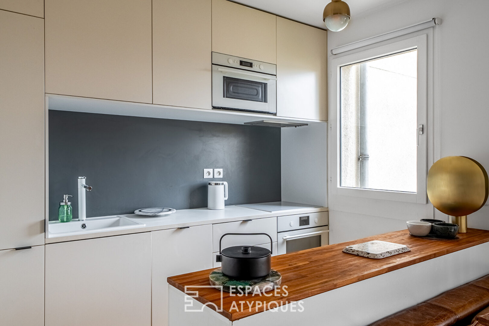 Jardin des Plantes, appartement contemporain en étage élevé avec balcon
