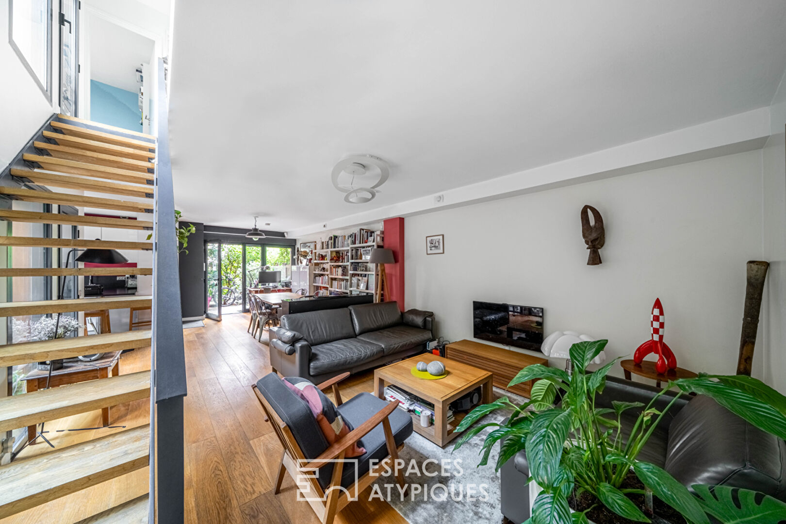 Maison contemporaine avec terrasse arborée