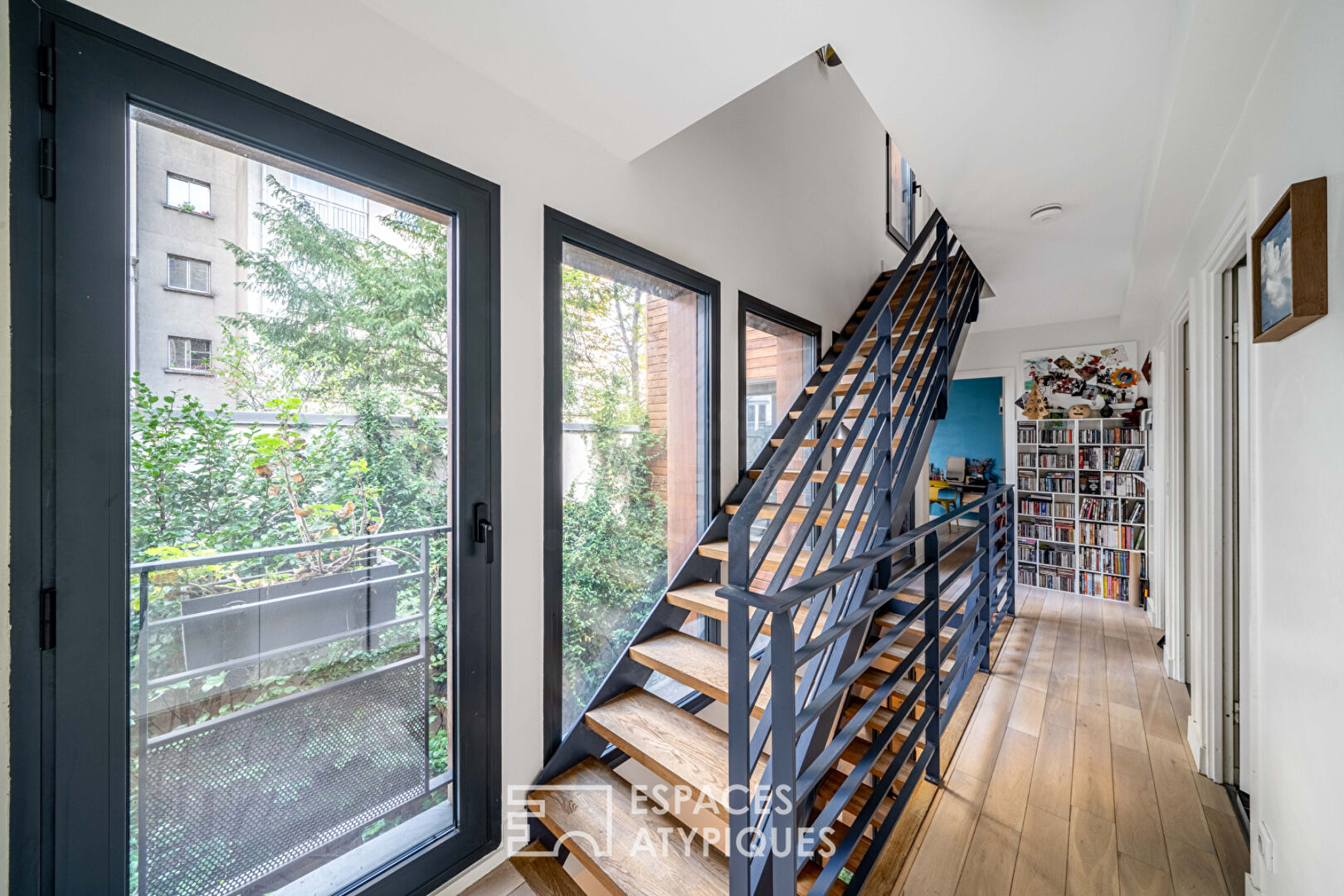 Maison contemporaine avec terrasse arborée