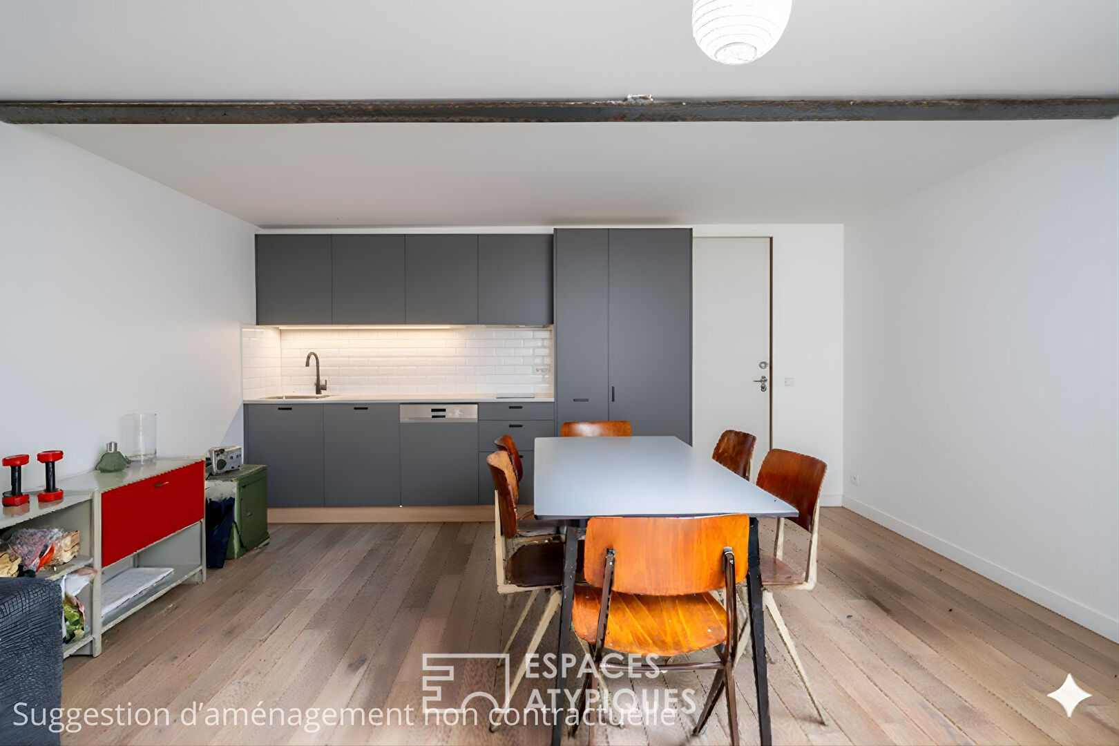 Architect-designed house at the back of the courtyard, with an artist’s studio feel