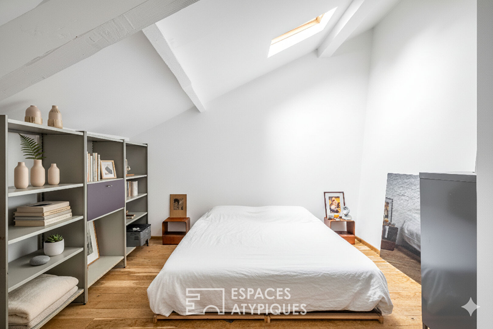 Architect-designed house at the back of the courtyard, with an artist’s studio feel