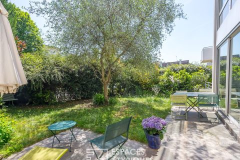 Maison verticale sur les bords de Marne