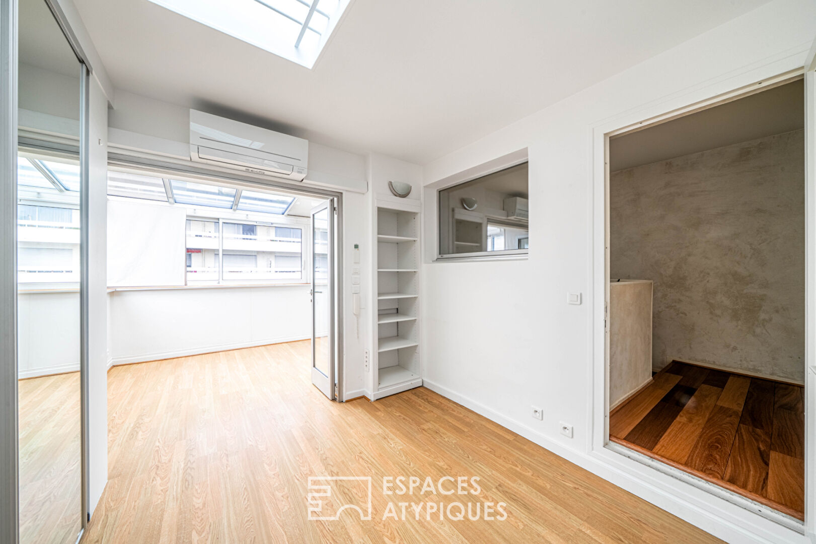 Atelier en dernier étage rue du Moulin Vert