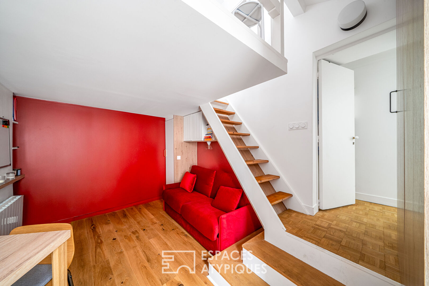 Cocon d&rsquo;architecte sous les toits près des quais de Seine