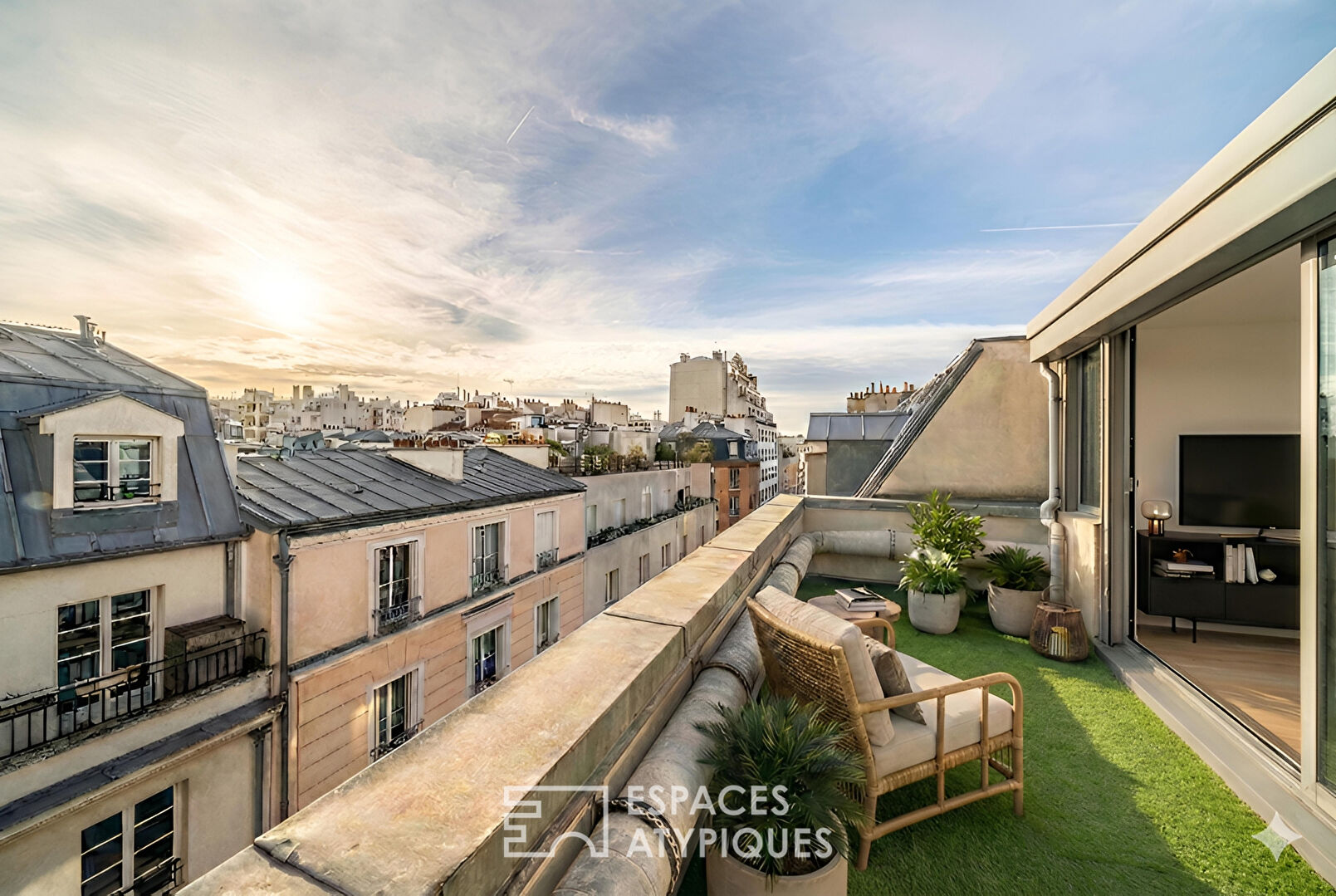 Duplex traversant au dernier étage avec terrasses dans le village Saint-Charles