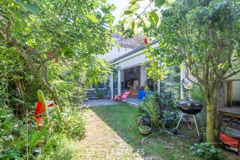 Maison rénovée par architecte avec terrasses et jardin