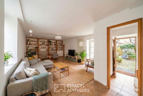 Studio-house with interior courtyard, Convention district