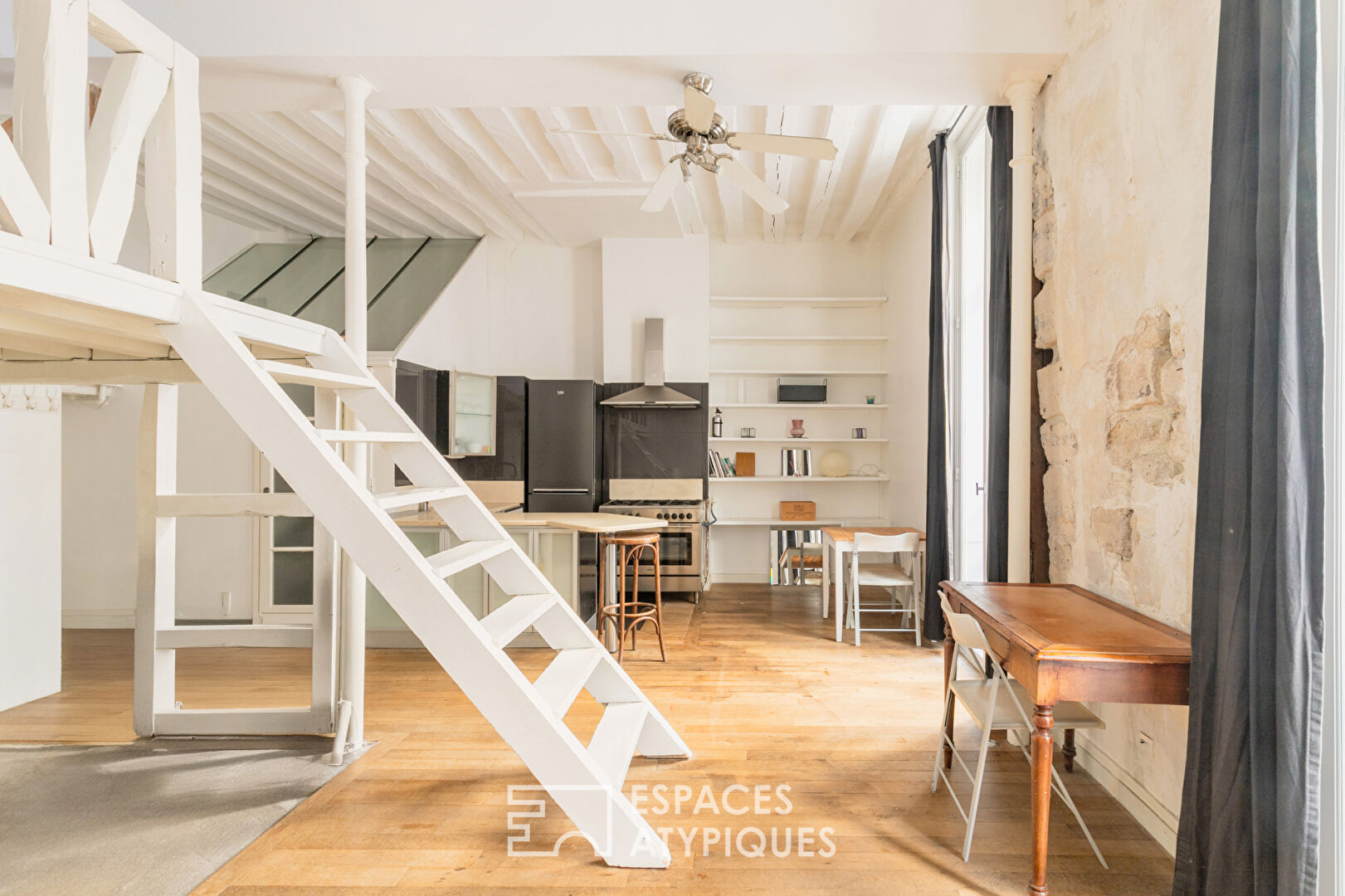 Appartement contemporain avec mezzanine au coeur de la rue du bac