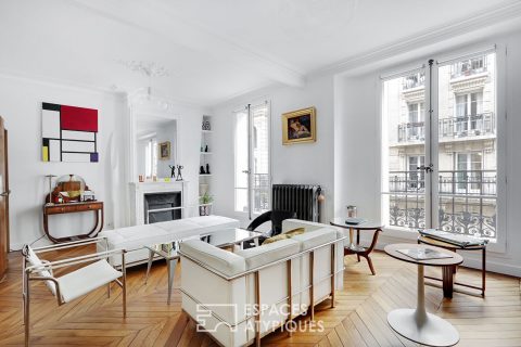 Charme Parisien et balcon avec vue sur la Tour Eiffel