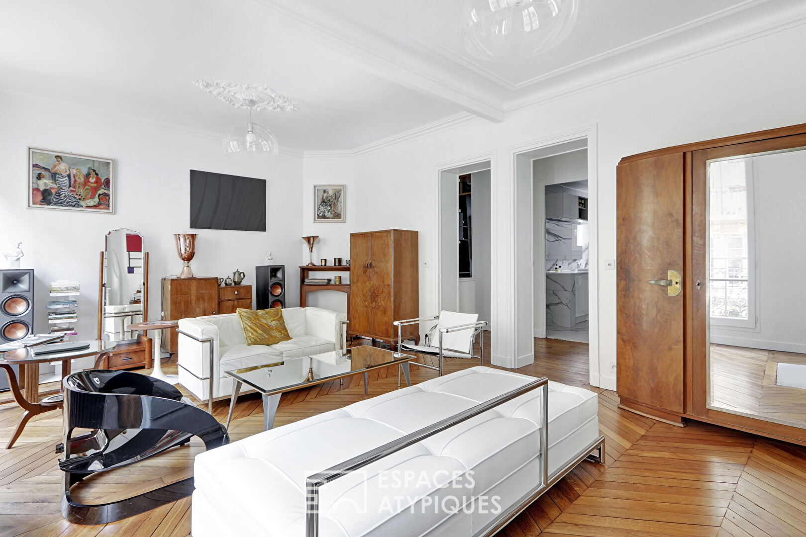 Charme Parisien et balcon avec vue sur la Tour Eiffel