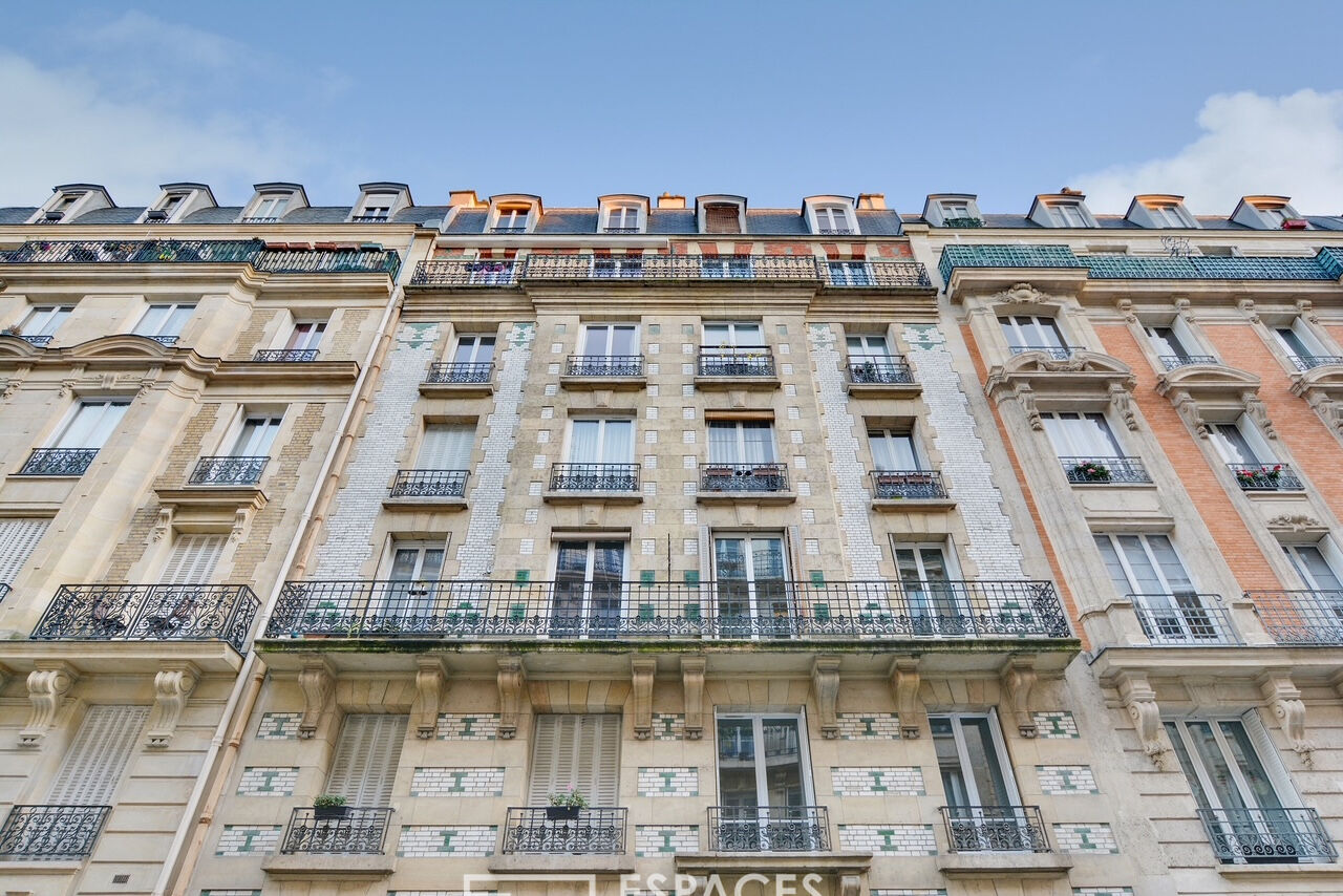 Charme Parisien et balcon avec vue sur la Tour Eiffel
