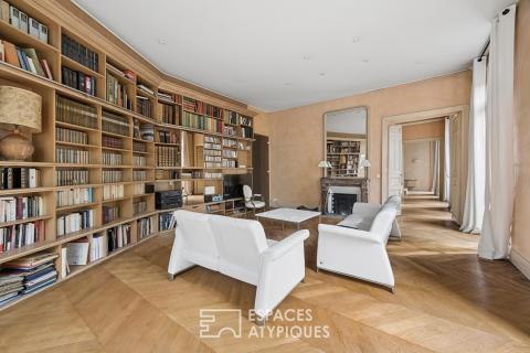 Duplex de caractère avec balcon à revisiter à Saint Michel