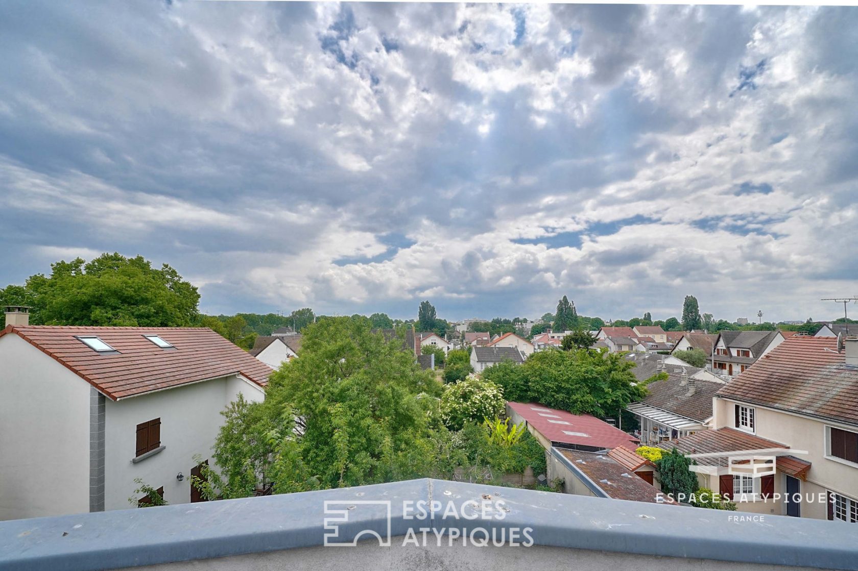 Appartement avec toit terrasse à aménager