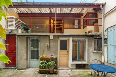 Maison à usage mixte avec terrasse et studio