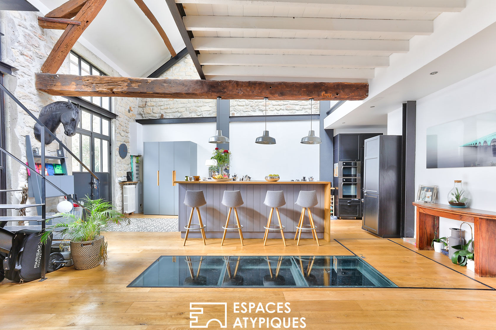 Loft spirit townhouse in old stable