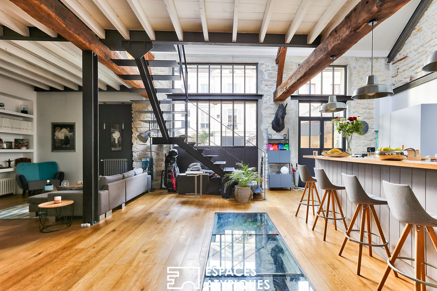 Loft spirit townhouse in old stable