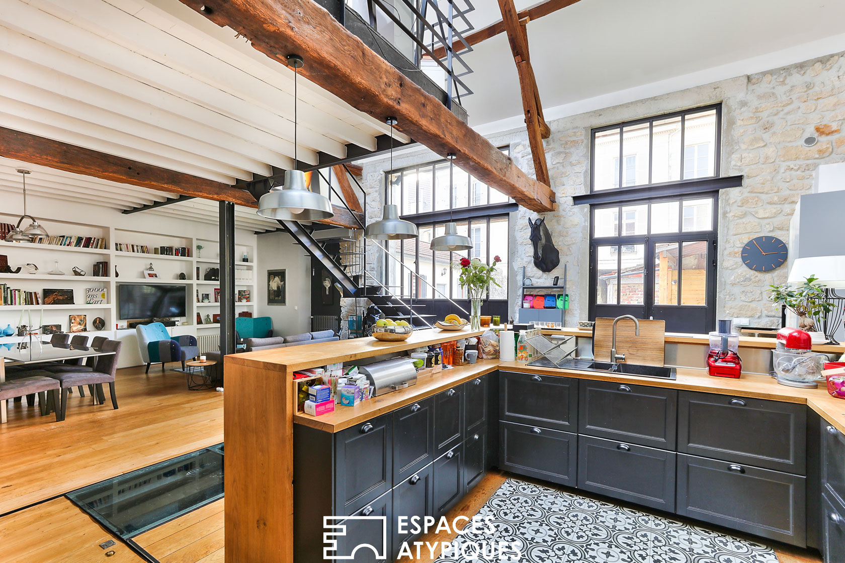 Loft spirit townhouse in old stable