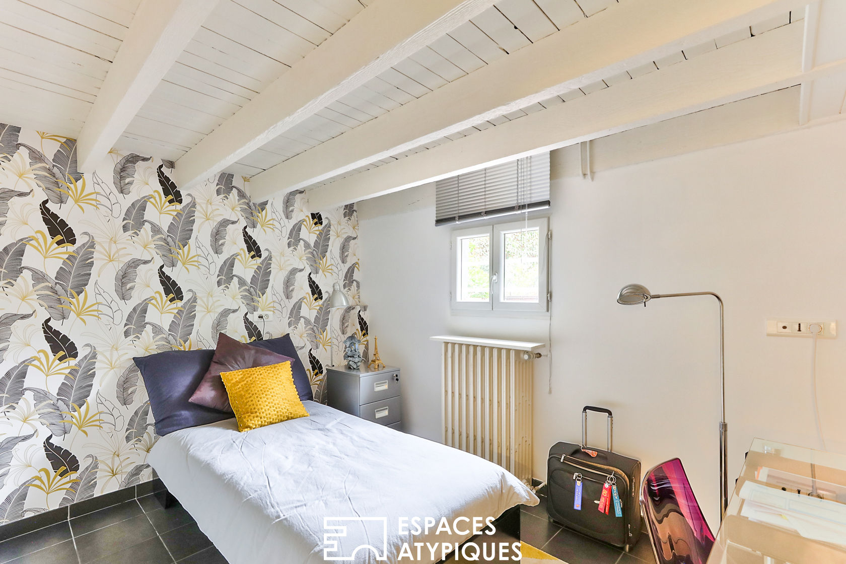Maison de ville revisitée par architecte avec extension en bois sur pilotis