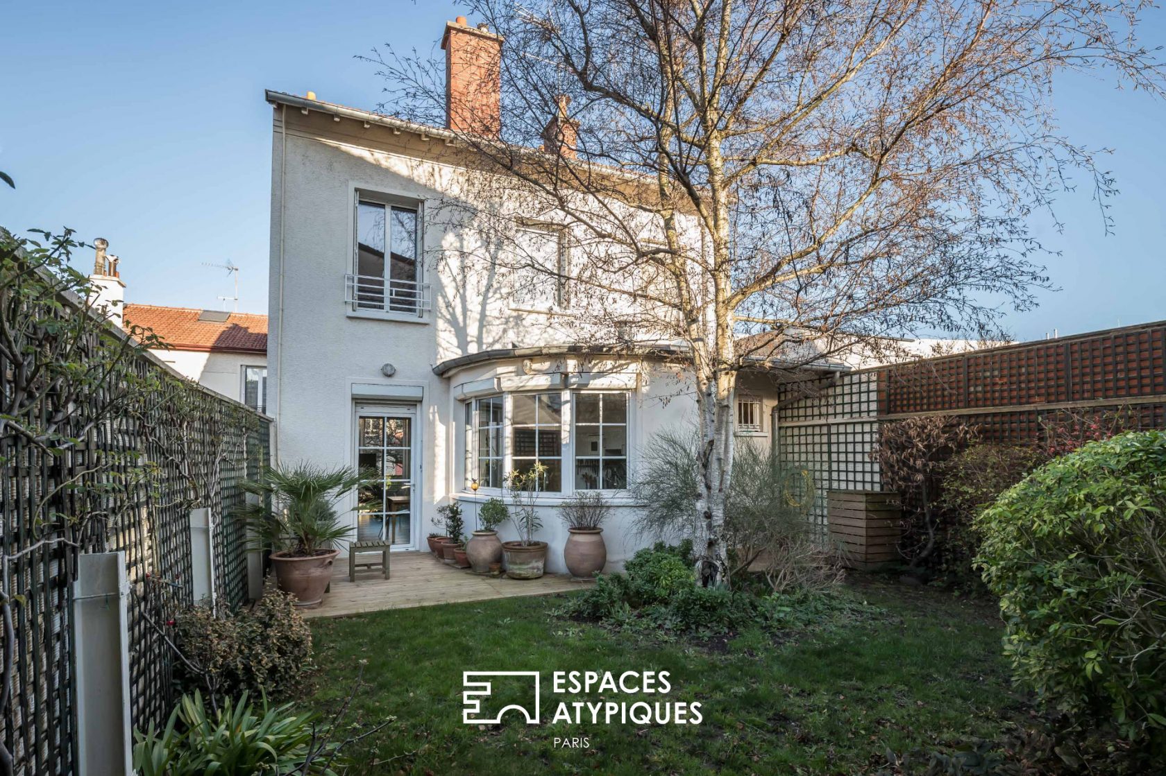 Townhouse with gardens and workshop