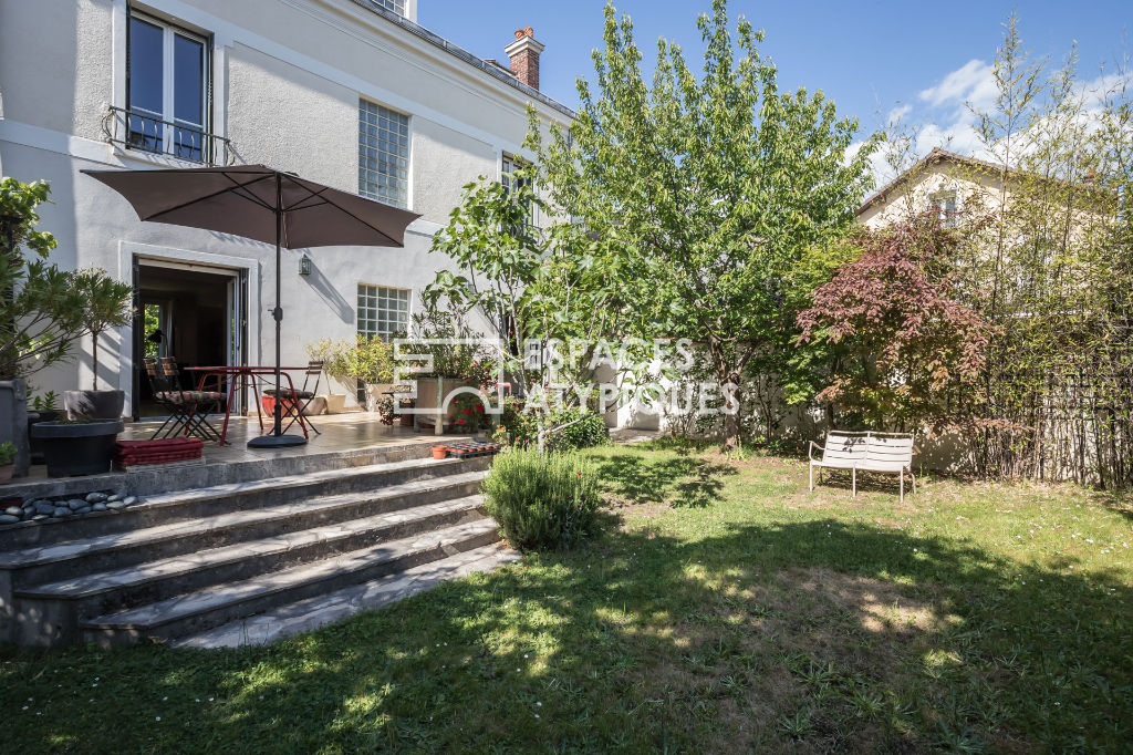 Maison familiale avec terrasse et jardin