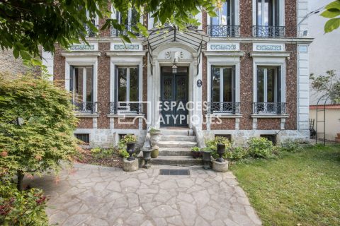 Maison familiale avec terrasse et jardin