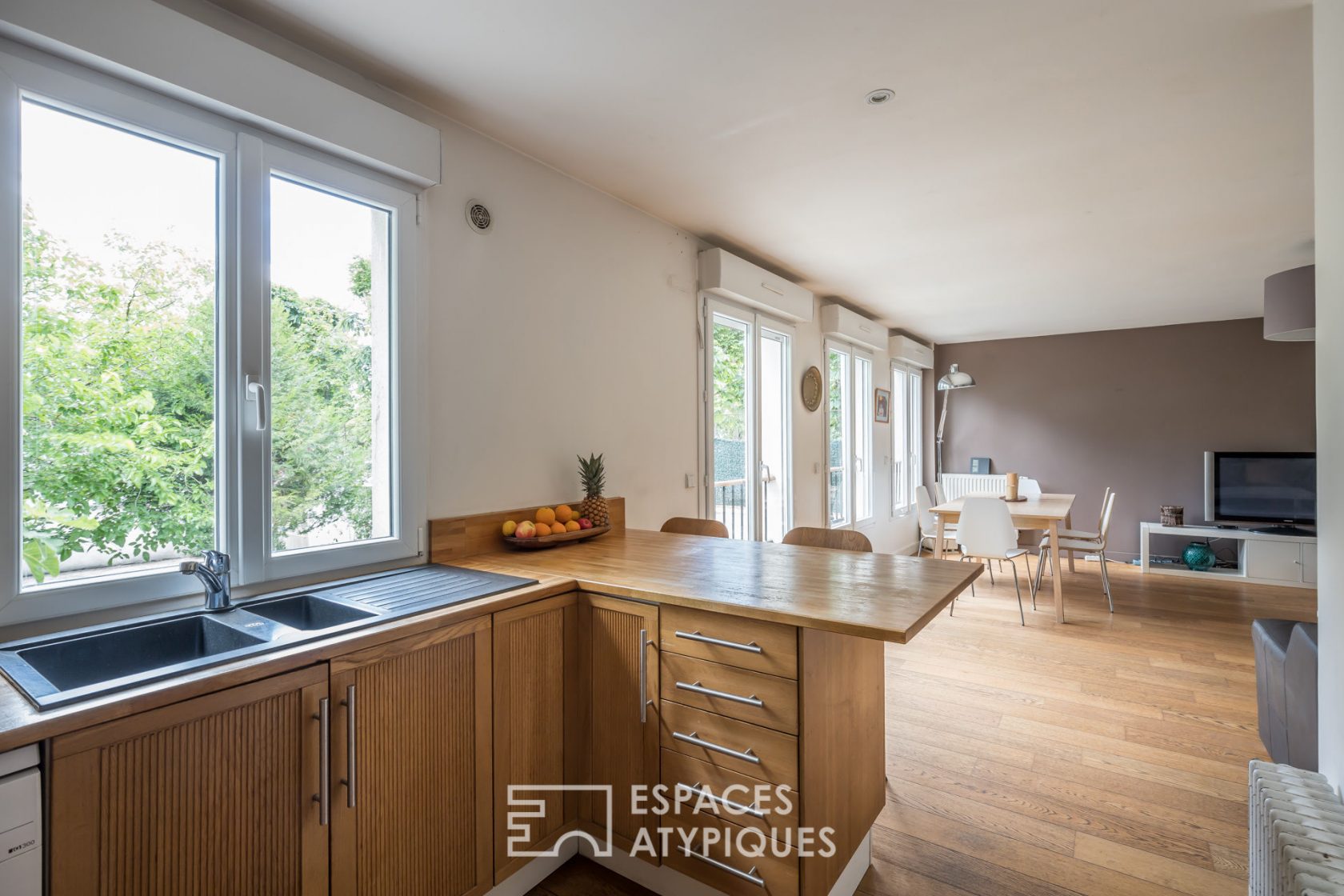Townhouse with garden and outbuilding