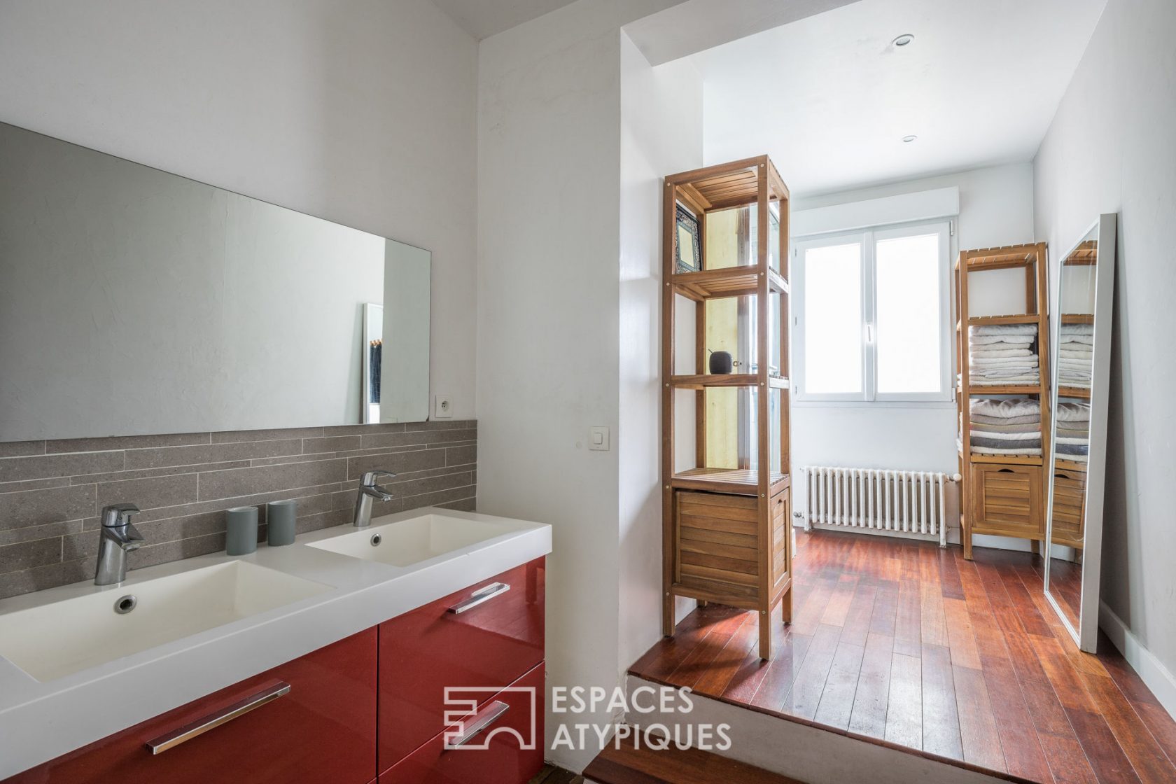 Townhouse with garden and outbuilding