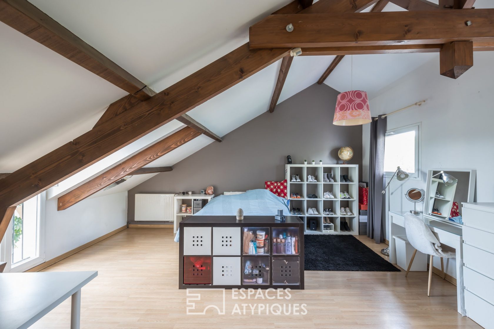 Townhouse with garden and outbuilding