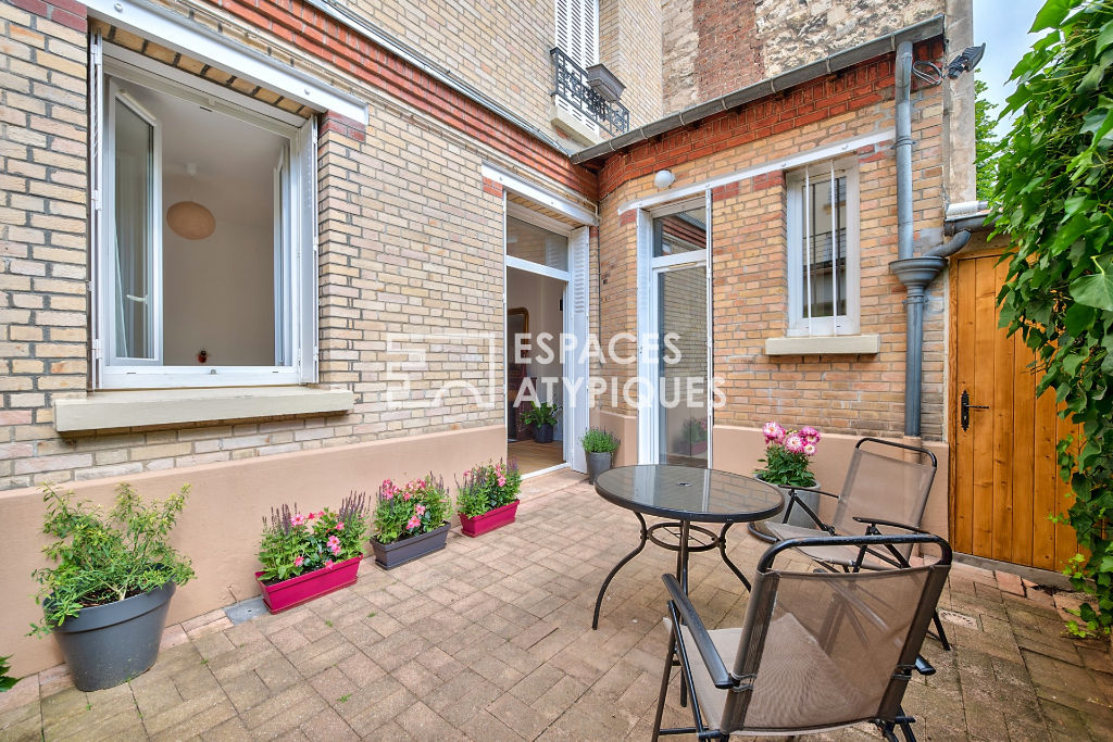 Apartment with terrace