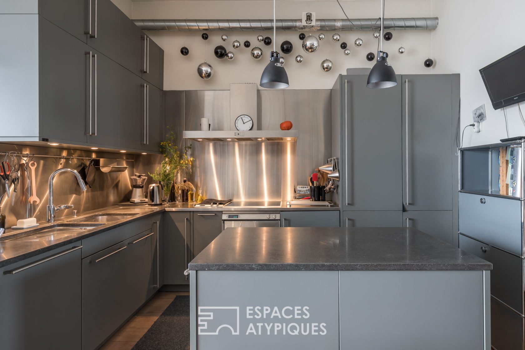 Crossing loft with terrace and panoramic view