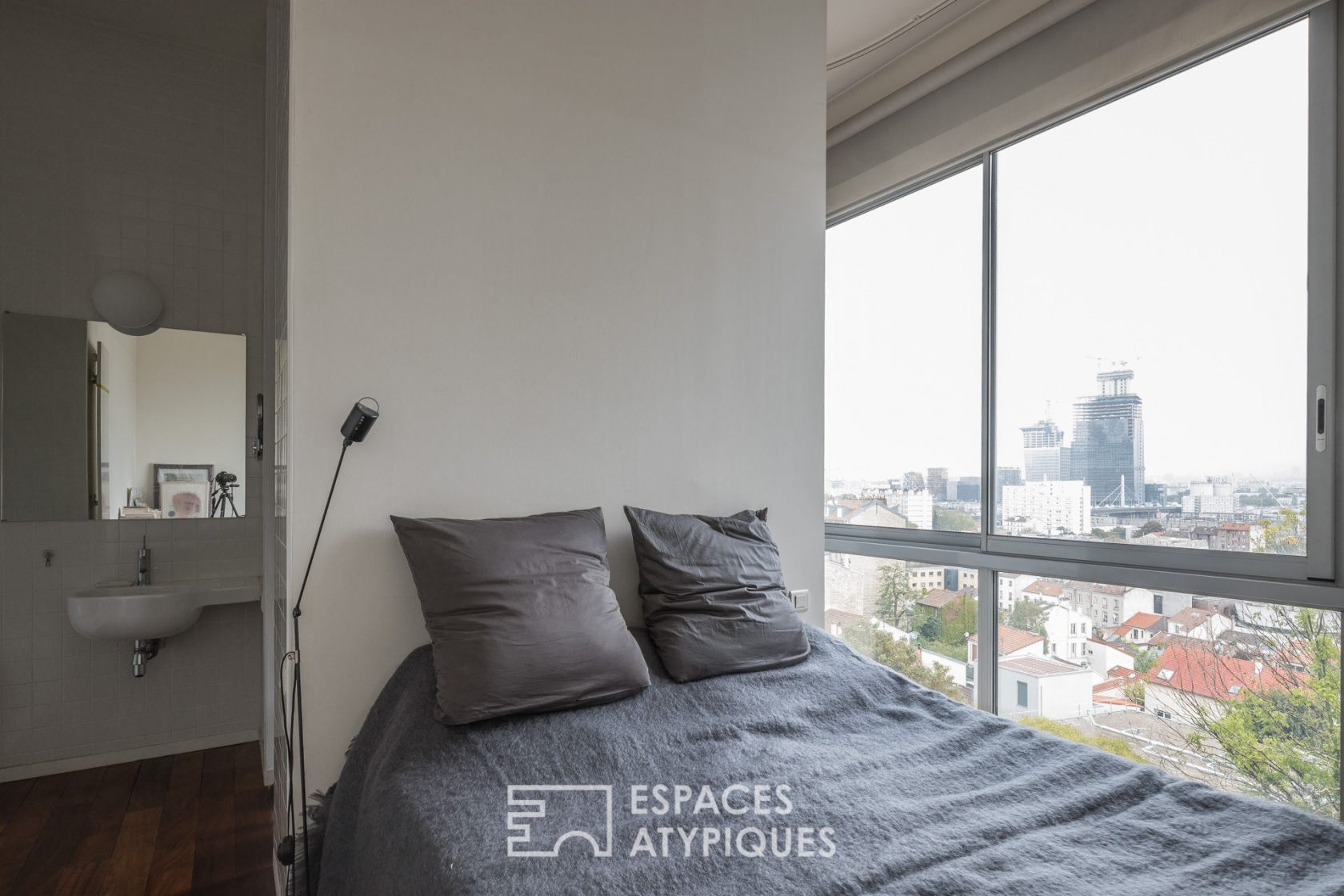 Crossing loft with terrace and panoramic view