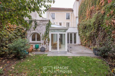 House with garden in the city center