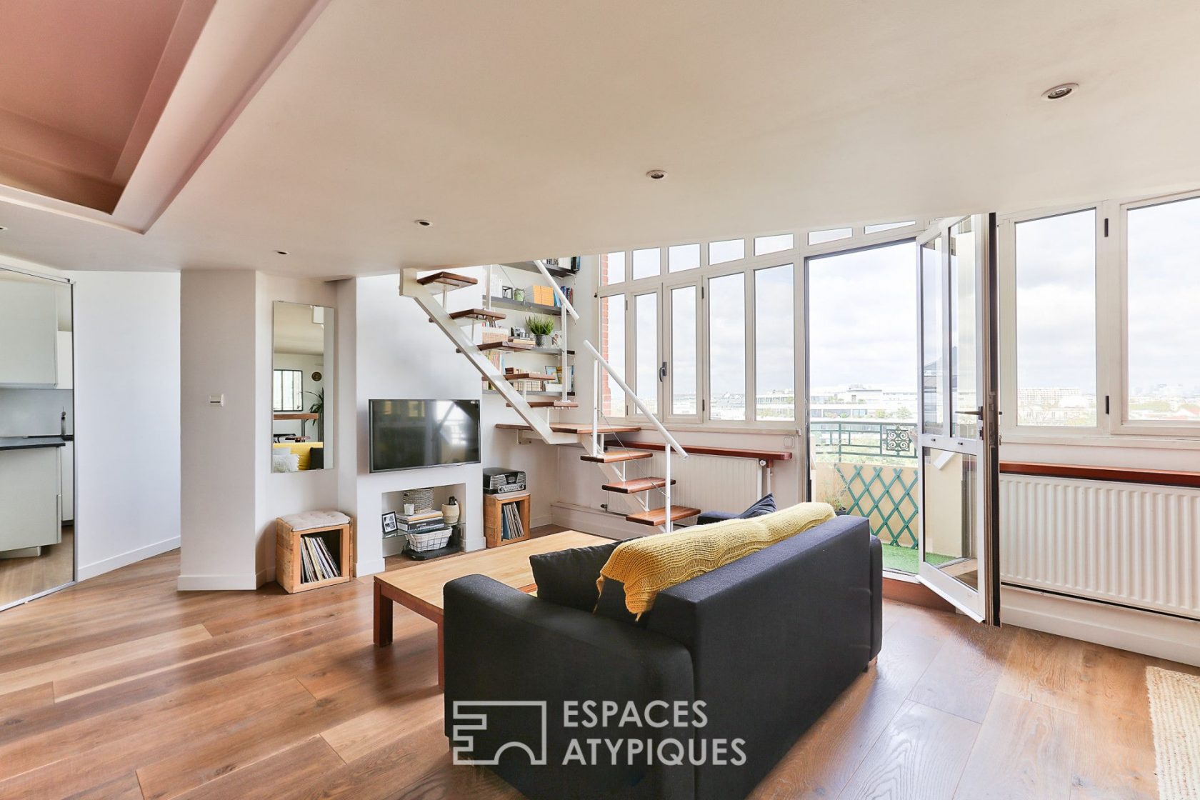 Workshop on the top floor with panoramic view
