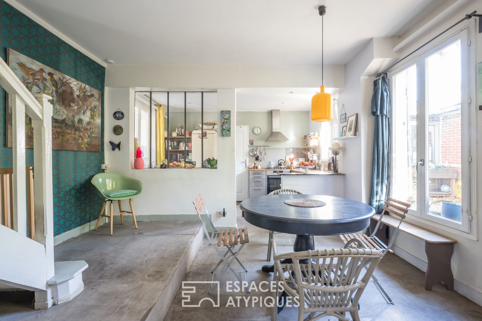 Bohemian chic longère on the banks of the Marne