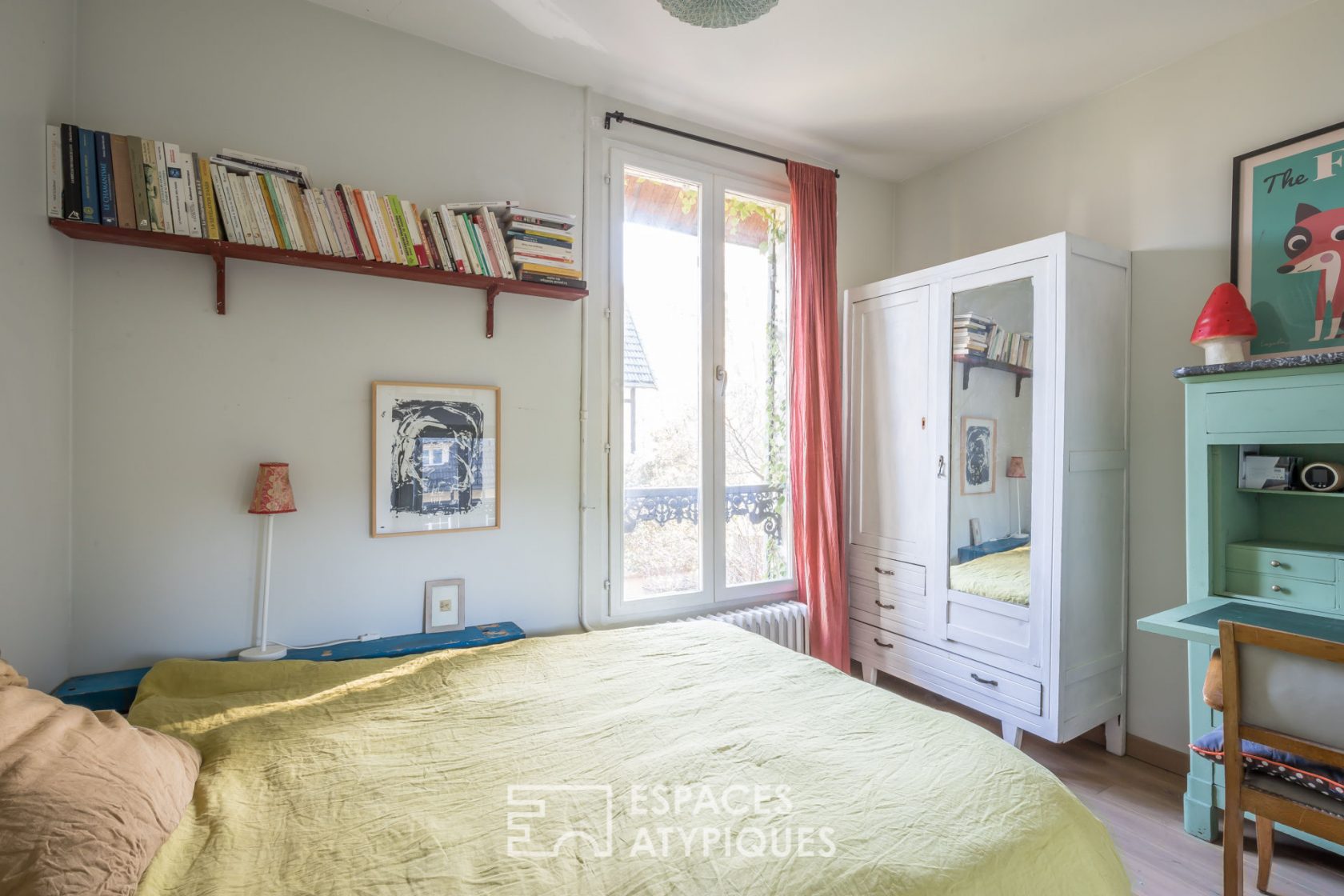 Bohemian chic longère on the banks of the Marne