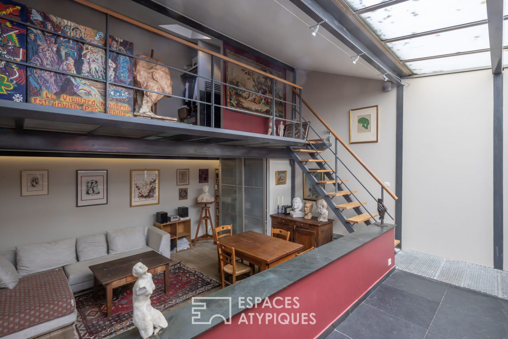 Former rope factory and its courtyard transformed into a loft