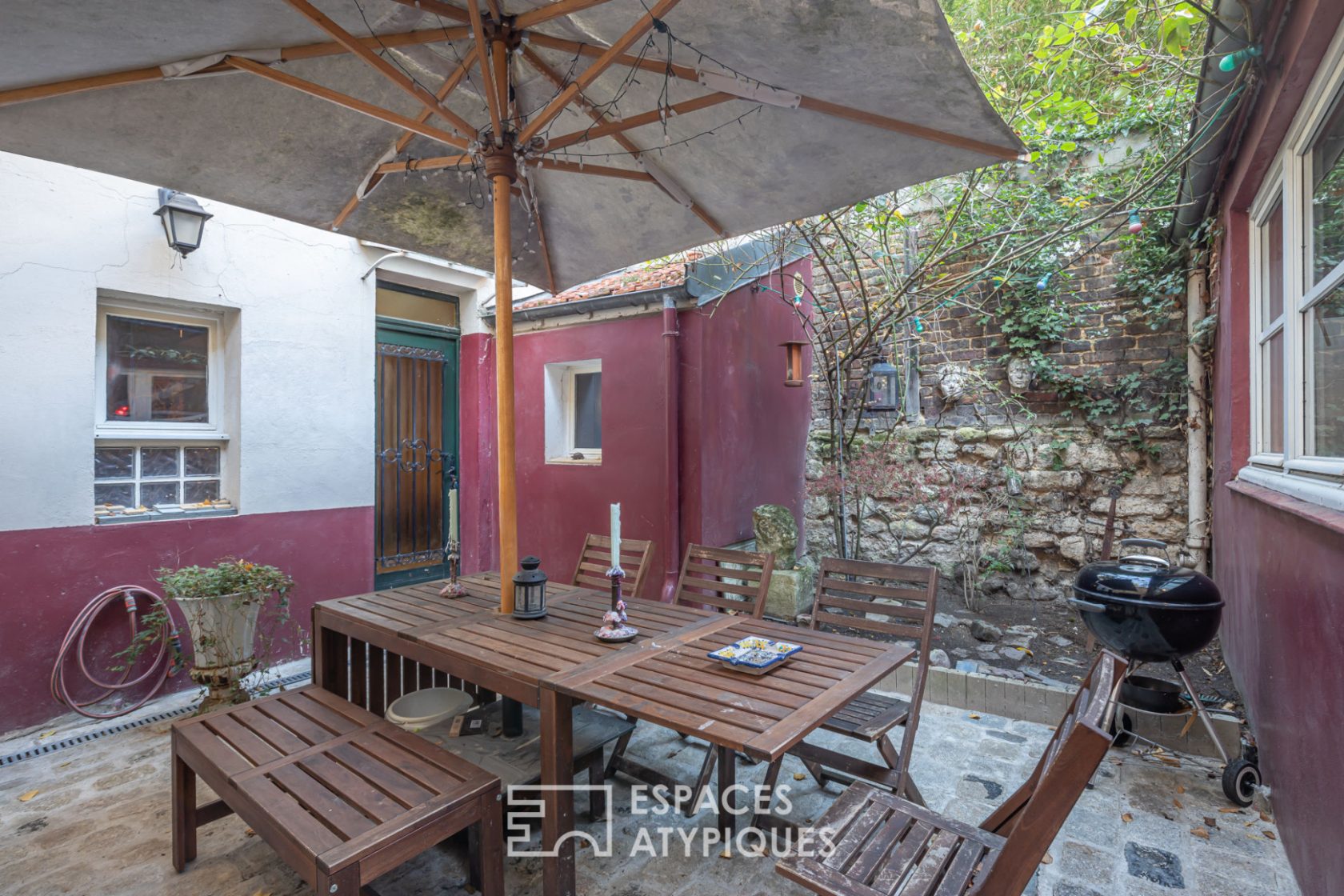 Former rope factory and its courtyard transformed into a loft