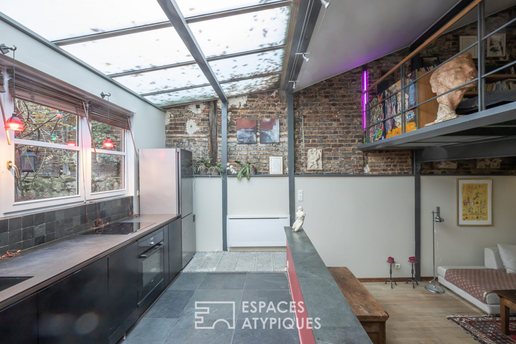 Former rope factory and its courtyard transformed into a loft