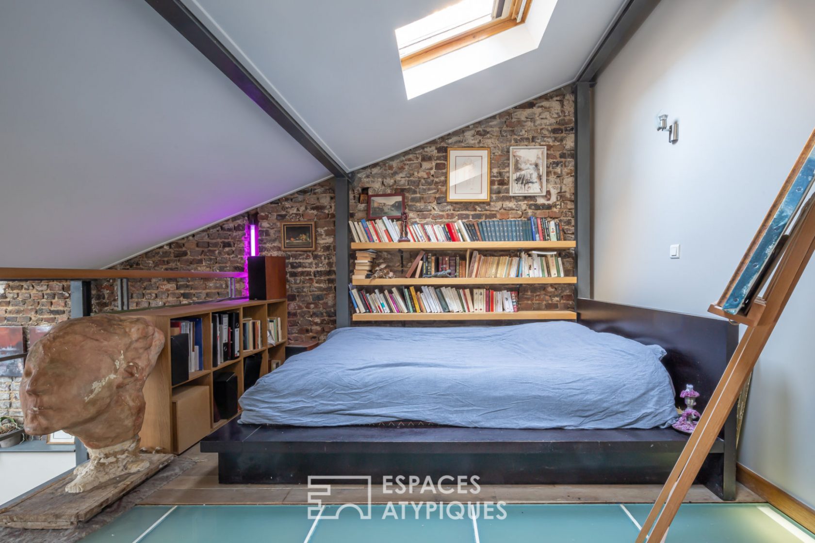 Former rope factory and its courtyard transformed into a loft